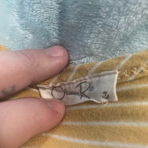 T shirt yellow and white striped